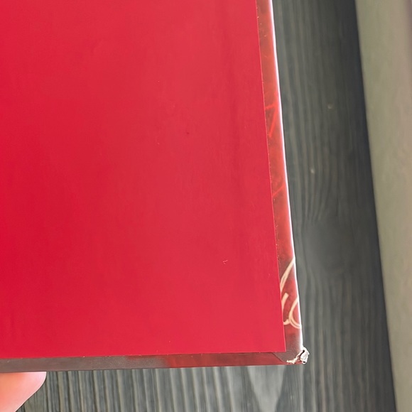 The Life of a Wannabe Mogul by Bella Thorne volume one (hardcover) - Picture 5 of 9